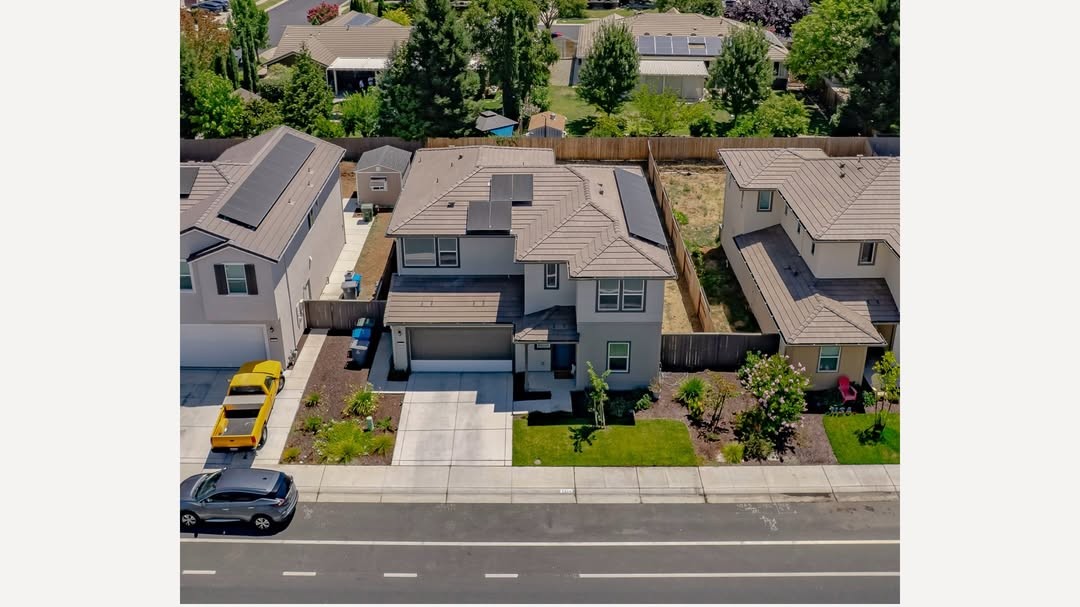 Aerial view of a Plumas Lake, California neighborhood