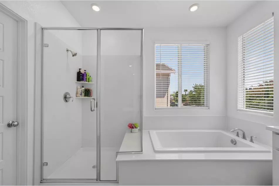 Primary suite bathroom at 1508 Algodon Road, Plumas Lake